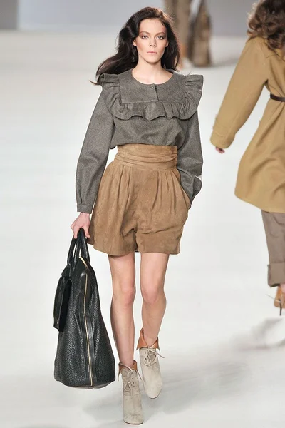 Look 7